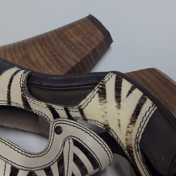 Zebra stripe stacked platform sandal from Bocage - Picture 11 of 13